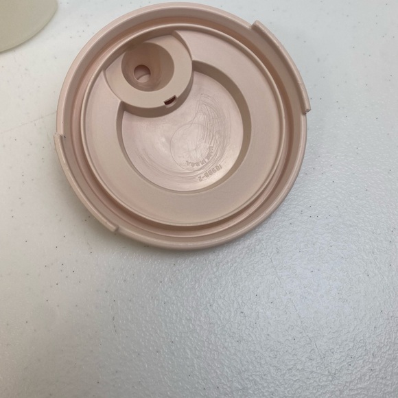 VINTAGE TUPPERWARE PASTA 4 3/4 Cups CONTAINER NO. 1661-4 With Lid #1898B-2 - Picture 6 of 11